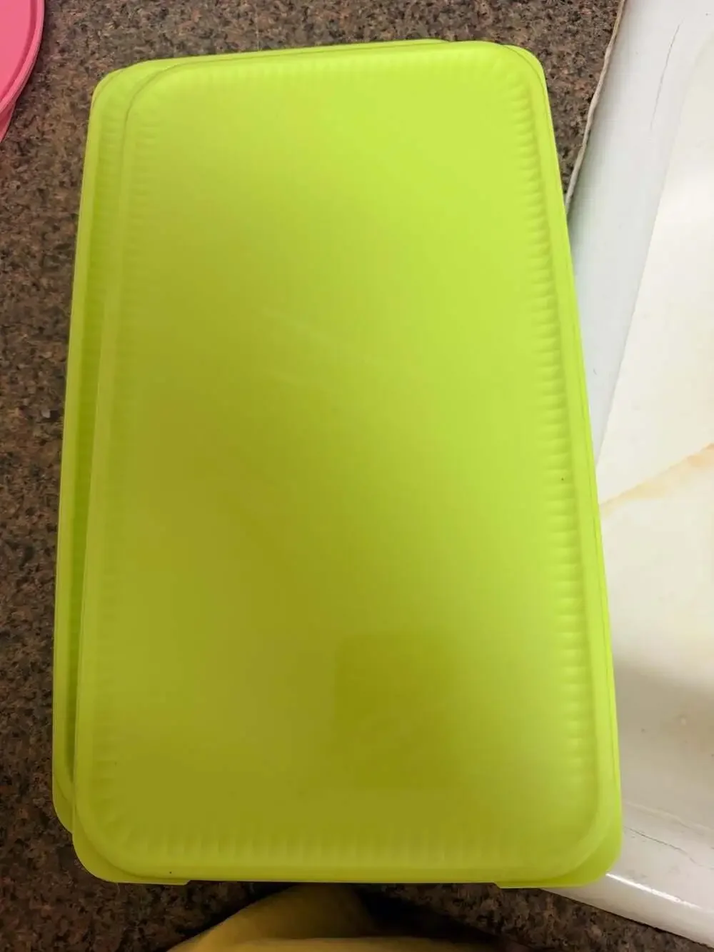 Tupperware Replacement Lids Lot Pink Butterfly Tab Lids and Green Rectangular Tr